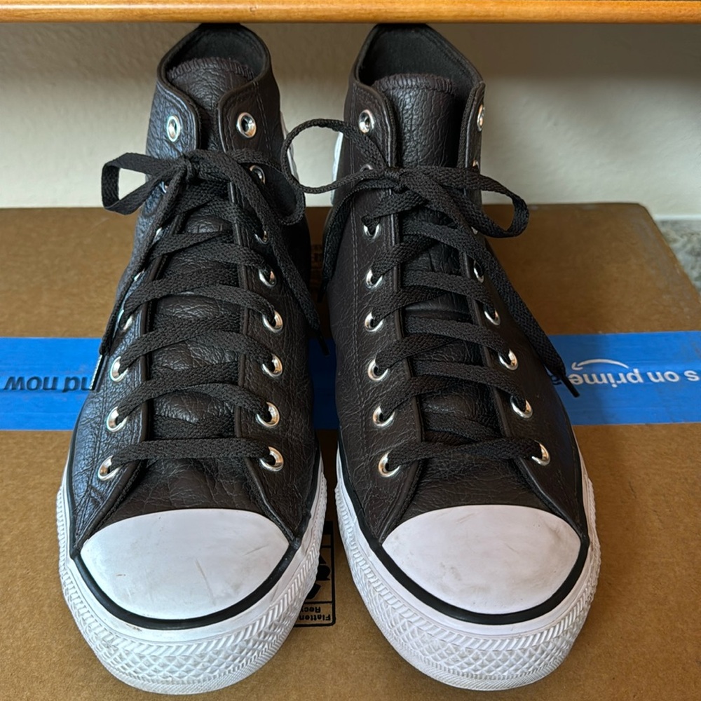 Men’s Converse Chuck Taylor All Star High Top Size 10 Dark Brown Leather
